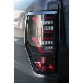 Luces LED del Ford Ranger - Cristal ahumado - Fondo negro - LEDs rojos - Ranger de 2012 a 2022
