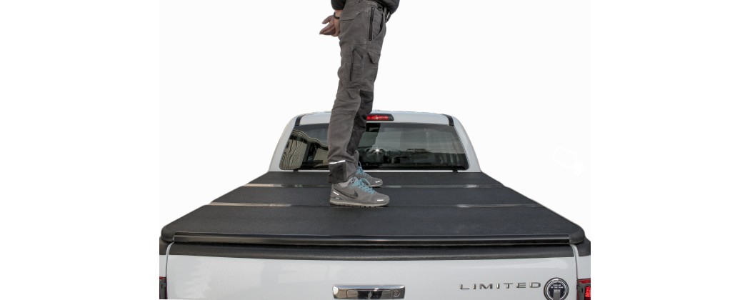 Hilux Kipperabdeckung - starr klappbar | Accessoires4x4.com